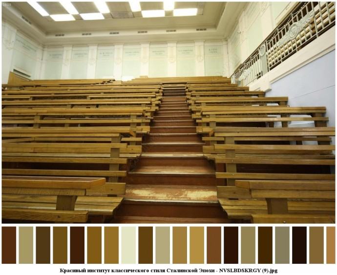 Красивый институт классического стиля сталинской эпохи для съемок 8