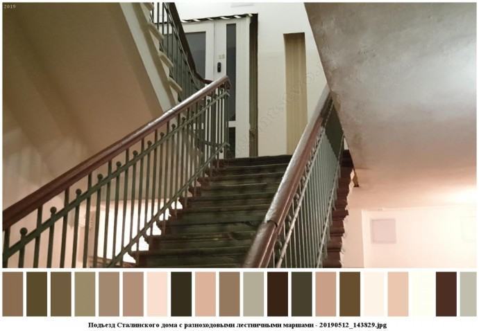 Подъезд сталинского дома с разноходовыми лестничными маршами для съемок 15
