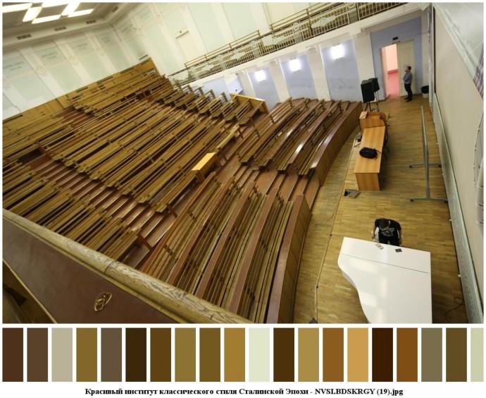 Красивый институт классического стиля сталинской эпохи для съемок 17