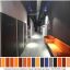 Спортивная раздевалка оранжевая и черная современные просторные для съемок 10